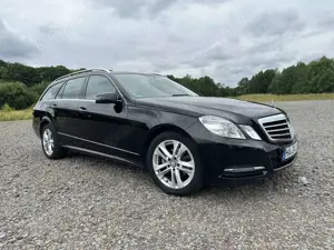 Mercedes-Benz E 200 T BlueEFFICIENCY Avantgarde