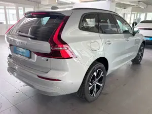 Volvo XC60 B5 AWD Aut. Core 360° | ACC | Pilot Assist Bild 4
