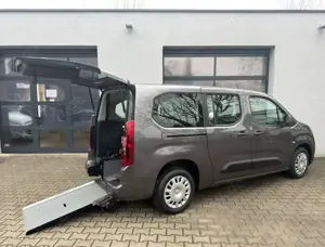 Opel Combo Edition Behindertengerecht Rollstuhlrampe 5+1