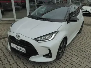 Toyota Yaris 1.5H black  white Edition