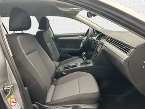Volkswagen Passat Variant *NAVI*KAM*SHZ*LED*PDC Bild 4