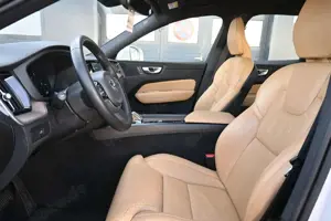 Volvo XC60 B4 Plus Bright*LED*Google*STHZ*NAVI*AHK