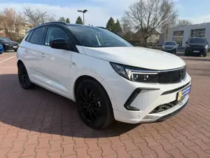 Opel Grandland Ultimate Plug-in-Hybrid Bild 2