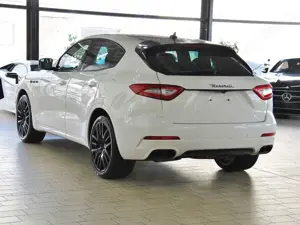 Maserati Levante LEVANTE D Q4 *KAMERA*SPUR*SKYHOOK*LUFT*21 Bild 4