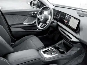 BMW 120 RFK NAVI LED PDC V+H DAB Parkass. Tempomat Bild 3