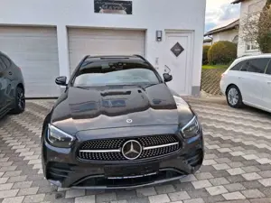 Mercedes-Benz E 220 d T-Modell AMG LINE 4 MATIC DISTRONIC