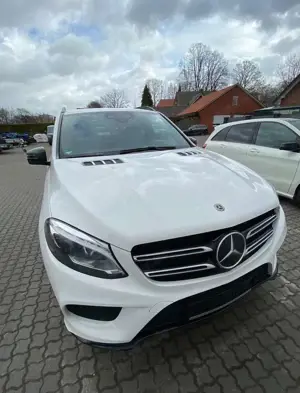Mercedes-Benz GLE 350 GLE 350d 4MATIC AMG Line VOLL AIRMATIC 360° HUD ST