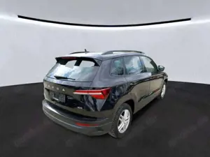 Skoda Karoq 2.0 TDI Style 4x4 DSG Navi*AHK*Pano*LED*El Bild 3