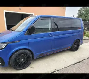 Volkswagen T6.1 Multivan Multivan Edition 4MOTION Bild 3