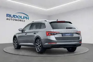 Skoda Superb Combi 2,0 TDI AUTOM. Bild 3