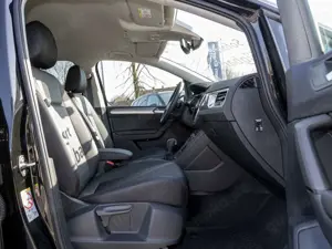 Volkswagen Touran 2.0 TDI DSG MIETWAGEN 7-sitzer REARVIEW BLUETOO... Bild 4