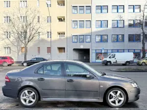 Saab 9-3 1.9 TiD*ARC*SPORT *AUTOMATIK*S-DACH*XENON* Bild 2