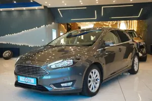 Ford Focus Lim. Titanium*Keyless*Navi*Kamera*Klima*SH