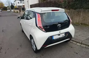 Toyota Aygo x-play touch TÜV bis 02/2028 Bild 3