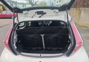 Toyota Aygo x-play touch TÜV bis 02/2028 Bild 5