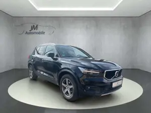 Volvo XC40 Momentum Pro 2WD LED PDC