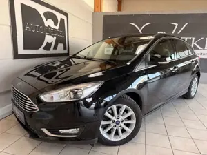 Ford Focus Lim. Titanium/Automatik/Sitzhz./Navi/PDC/