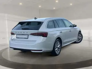 Skoda Octavia Combi 1.5 eTSI DSG Selection ACC LED Nav Bild 5