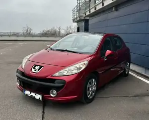 Peugeot 207 1.4e 16v 90ch Sport Bild 2