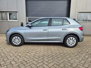 Skoda Fabia 1.0 TSI 95PS Selection 5-türig Rückf.Kamera Par...