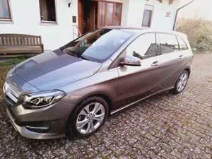 Mercedes-Benz B 180 B 180 7G-DCT Urban