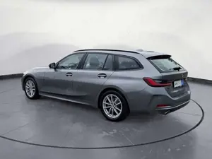 BMW 318 i Touring *Navi*Kamera*LED*PDC*SHZ*DAB* Bild 2