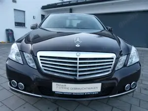 Mercedes-Benz E 200 CGI BlueEfficiency Lim. Elegance[AHK]