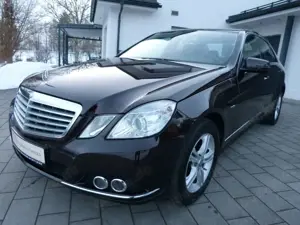 Mercedes-Benz E 200 CGI BlueEfficiency Lim. Elegance[AHK]
