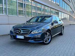 Mercedes-Benz E 220 CDI *TOP* LED/AHK/Ambiente