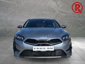 Kia Ceed SW / cee'd SW Ultimate Edition 1.5T Totwinkelassistent PDCv+h Ke Bild 2