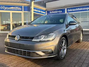 Volkswagen Golf VII Highline/NAVI/Bi-Xenon/AppleCarPlay