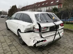 Mercedes-Benz E 220 d 4MATIC T-Modell 9G AVANTGARDE MBUX LED KAMERA Bild 3