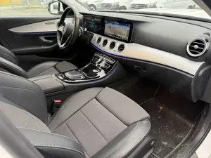 Mercedes-Benz E 220 d 4MATIC T-Modell 9G AVANTGARDE MBUX LED KAMERA Bild 2