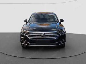 Volkswagen Touareg 3.0 TDI DSG 4M Elegance AHK MATRIX-LED NAVI Bild 5