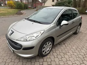 Peugeot 207 Bild 2