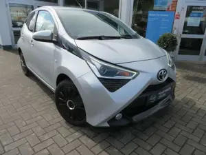 Toyota Aygo X Aygo 1.0 x-Play Kamera + 8-Fach Bereift