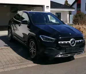 Mercedes-Benz GLA 200 GLA 200 7G-DCT Progressive