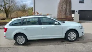 Skoda Octavia OctaviaCombi 2.0TDI, 4x4, 150 PS, AHK, Standheizung, Schlechtwegepaket, Beifahrersitz 