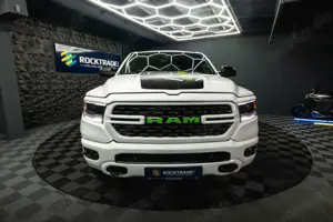 Dodge RAM 5.7 V8 HEMI 4x4 OFFROAD Night-Paket LONGBED