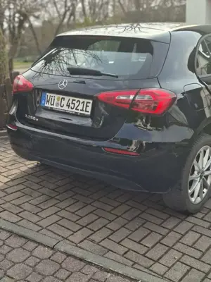 Mercedes-Benz A 250 A-Klasse Plugin Hybrid e 8G-DCT Bild 2
