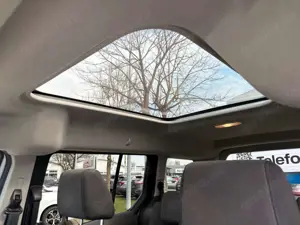 Ford Grand Tourneo Bild 5