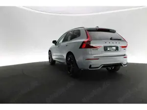 Volvo XC60 2.0 Plus Black Edition AWD LED PANO 360° Bild 3