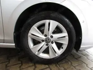 Volkswagen Golf Variant Life 2,0 TDI AHK,Matrix,Keyless Bild 3