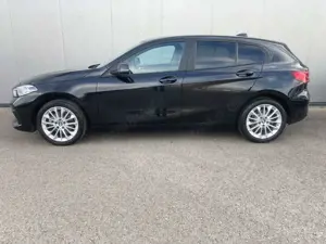 BMW 118 iA*Sportsitz*DAB*Navi*17"Alu*Sitzheiz*PDC