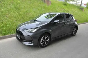Toyota Yaris Hybrid 5-Türer 116 1.5 VVT-i Teamplayer