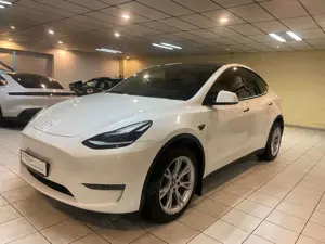 Tesla Model Y Bild 2