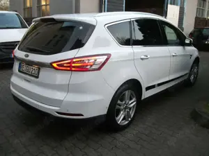 Ford S-Max S-Max 1.5 Titanium,18" Alu, LED,AHK Zahnri.Neu Bild 5