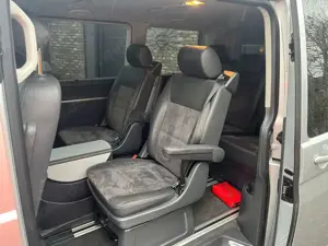 Volkswagen T5 Multivan Multivan DSG Highline Bild 2
