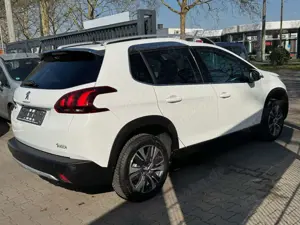 Peugeot 2008 Bild 4