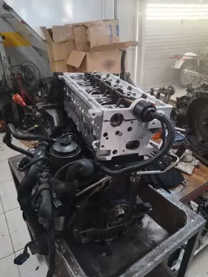 Volkswagen Touran 2.0 TDI DSG Highline 7 Sit. Motor  Getriebe Überh Bild 5